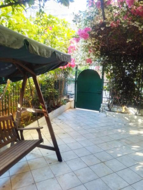 2 bedrooms appartement at Gaeta 300 m away from the beach with enclosed garden